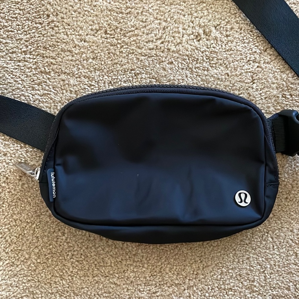 Lululemon belt bag